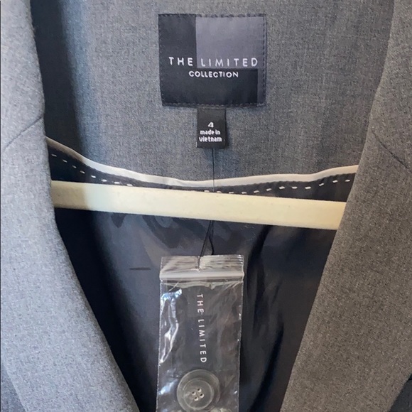 Gray Fitted Business Blazer - Picture 3 of 4
